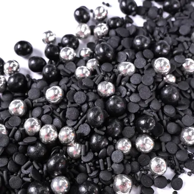 Produktbild von Streuselheld Glitzer Schwarz 80g stilvoller Streuselmix mit Kugeln, Konfetti und Jimmies als essbare Streudeko für Torten und Kuchen