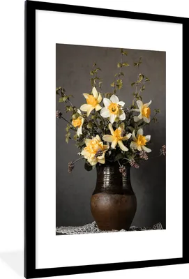 Produktbild von MuchoWow® Gerahmtes Poster Stillleben - Narzisse - Vase 60x90 cm - Poster mit Schwarzem Bilderrahmen Wandposter Rahmen Foto Bilder - Dekoration - Wandposter Wohnzimmer - Hochwertig