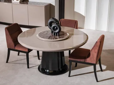 Image de Élégante table à manger en bois beige au design raffiné