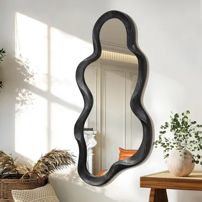 Productafbeelding van Asymmetrische wandspiegel met houten frame, geschikt voor decoratie