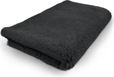 Produktbild von Vetbed Black Plain – Rutschfeste Hundematte, Welpenteppich – Hundeteppich, Bankteppich, Bankmatte, Tiermatte – für Wurfkiste und Hundebox –