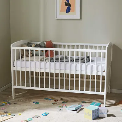 Produktbild von Babybett Kinderbett 70x140 cm Umbaubares Gitterbett höhenverstellbar & herausnehmbare Sprossen optional mit Matratze weiß von Geburt bis 6. Lebensjahr