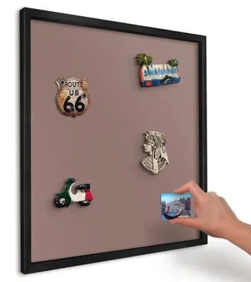 Produktbild von Magnettafel 50x50 cm mit schwarzem Rahmen - Magnetische Metalltafel, Magnetpinnwand zur Wandmontage für Wohnzimmer, Küche, Flur, Kinderzimmer und Büro - Pastellbraun