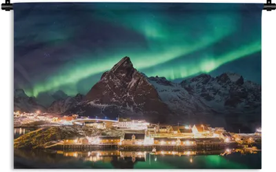 Produktbild von MuchoWow® Wandteppich Wandbehang Nordlicht über einem Dorf in Norwegen 90x60 cm Tapisserie Dekoration Wandtuch - Wandskulpturen - Bildteppich