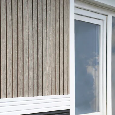Produktbild von U-Plast Paneele, Aschebraun, Polypropylen, 1.50m x 0.24m x ca. 12 mm, für Fassade, Wand, Decke, Unterdach, Giebel, langlebig, pflegeleicht, einfach zu montieren, naturgetreue Holzoptik, temperaturbeständig -40°C bis +60°C, waagerecht verlegbar