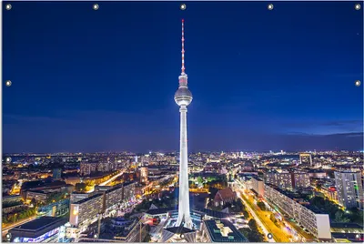 Produktbild von Wallario Outdoor-Poster für Garten oder Balkon, Motiv Fernsehturm Berlin bei Nacht, in ca. 120 x 180 cm