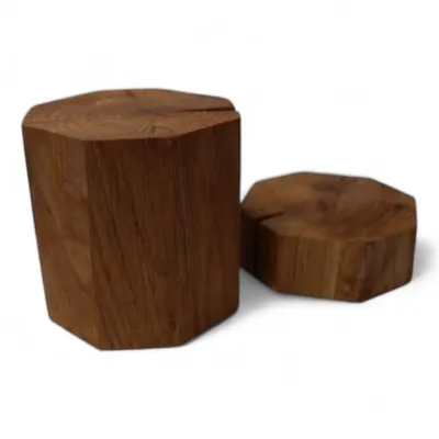 Zdjęcie produktu dla Zaokrąglone olejowane drewniane klocki wykonane z litego dębu z ośmiokątną podstawą 10x10cm wysokość 30cm, okrągłe drewniane kostki, rustykalny, naturalny produkt