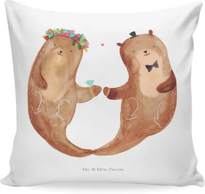 Produktbild von Mr. & Mrs. Panda Sofakissen Hochzeit Otter - Weiß - Geschenk, 40x40, Zur, kuschelkissen, kissen, Hochzeitskarte, Sofa, Trauung, Hochzeitstag, Hochzeitsgeschenk, für couch