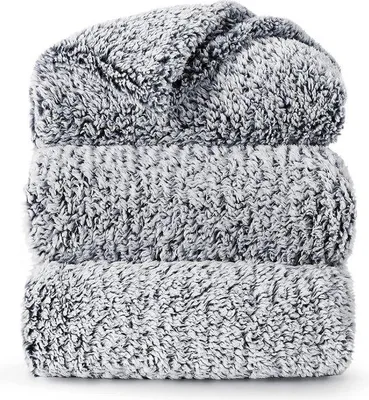 Obrázok produktu pre Unyqoos® Hrejivá deka na pohovku – sivá, mikrovlákno s vrstvou Sherpa, teplá, veľká deka 220 x 240 cm, hrubá zimná deka a prikrývka