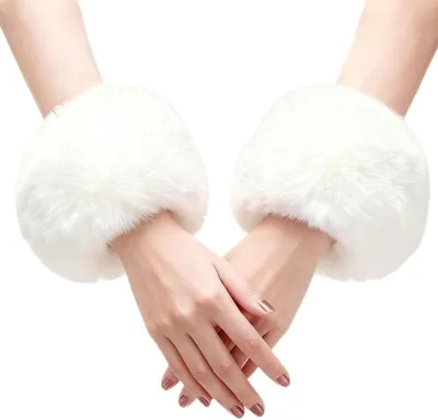 Produktbild von Kunstpelz Armstulpen Damen - 1 Paar - 14 x 11 cm - Warme Pelzstulpen - Winterliche Ärmelbündchen - Für Pullover, Jacken & Mäntel - Weiß