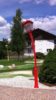Image de Casa Padrino Lanterne de jardin Art Nouveau Rouge H. 353,5 cm - éclairage extérieur
