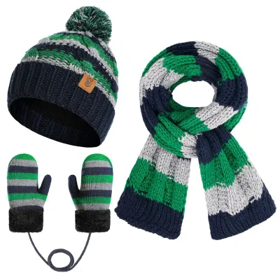 Produktbild von Set aus 3 Wintermütze, Schal und Handschuhen für Kinder