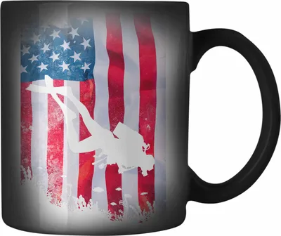 Produktbild von Trendation - Taucher Grafik Farbwechsel Zauber-Tasse Geschenk für Tauchlehrer Geschenkidee Lustig Tauchen Tauchsport Meer (Schwarz)