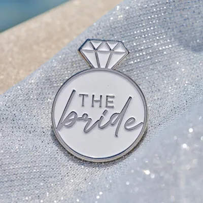 Produktbild von Button - Holiday Bride