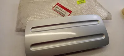 Imagen del producto de Moldura para la puerta trasera, original Honda, código de pieza: 74895SCAG01ZG