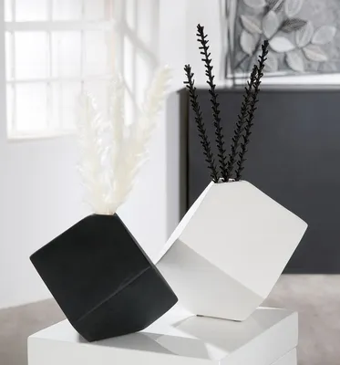 Imagen del producto de Jarrón Gilde, modelo "Würfel", cerámica, blanco, unidad de venta: 2, largo: 20 cm, ancho: 20 cm, alto: 19.5 cm. Código: 56517. EAN: 4063387565179