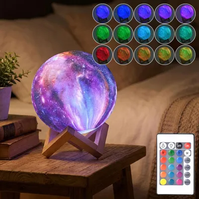 Produktbild von 3D Galaxy Mond Lampe 15cm mit 16 Farben – Dimmbare LED Mondlampe inklusive Fernbedienung und Holzständer - Akku Nachtlicht & Deko