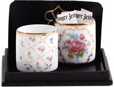 Produktbild von Papierkorb Miniatur aus Porzellan mit Goldrand für Puppenhaus