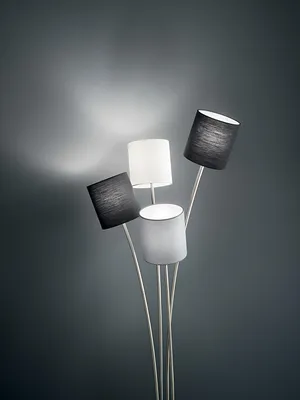 Productafbeelding van Staande lamp van geborsteld chroommetaal, elegante staande lamp voor interieurverlichting, modern design, hoogte 160 cm, 4 x E14 fitting