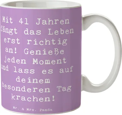 Produktbild von Mr. & Mrs. Panda Teetasse Spruch 41. Geburtstag - Lavendeltraum - Geschenk, Tasse, Kaffeetasse, Mittvierziger, Party, Happy Birthday, Geburtstagsgeschenk, Becher, runder