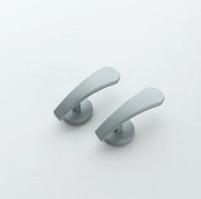 Immagine prodotto di Due decorazioni da parete in grigio metallizzato, da appendere.
