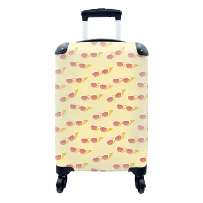 Produktbild von MuchoWow® Koffer Handgepäck Trolley Rollkoffer Kleine Reisekoffer mit 4 Rollen - Sommer - Sonnenbrille - Rosa - Cabin Size < 55x40x23 cm & 55x40x20 cm - Fotokoffer - Kabinenkoffer - Boardgepäck - Reise-Box - Reisekoffer - Reisegepäck - Koffer mit Bild - Trolley für Kinder