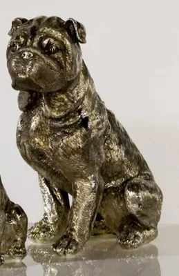 Produktbild von Casa Padrino Designer Hund Mops Antik Silber H. 27 cm - Polyresin Deko Skulptur - Edel & Prunkvoll