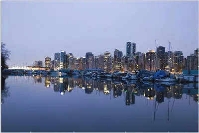 Produktbild von Wallario Wandbild Skyline von Vancouver, Größe: 61 x 91,5 cm, Poster mit rahmenlosen Bildhalter