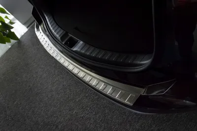Image de Protecteur de bord de coffre Toyota RAV4 2016-2018 (mat)