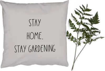 Produktbild von MuchoWow® Zierkissen Sofakissen Wohnzimmer Dekokissen 40x40 cm Text - Zu Hause bleiben, im Garten bleiben - Zitate - Foto Kissen - Schlafzimmer Dekoration
