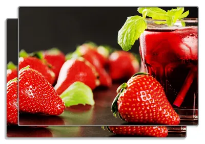 Produktbild von Wallario Frühstücksbrettchen 2er Set aus Glas, je 20 x 30 cm, mit rutschfesten Füßen, Motiv Erdbeer-Mojito - Frische Erdbeeren