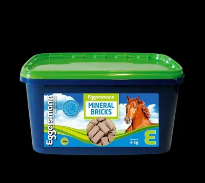 Produktbild von Eggersmann Mineral Bricks, Adult, 4 kg, Vitamin A, Vitamin B1, Vitamin B12, Vitamin B2, Vitamin B6, Vitamin B9 (Folsäure), Vitamin C,..., Kupfer, Jod, Manganese, Selen, Zink, Starke Immunität, Harnwegskontrolle, Weizenkleie 33,0 % Calciumcarbonat 12,0 % Mais 10,6 % Magnesiumoxid 10,5 % Haferschälkleie 10,0 %...