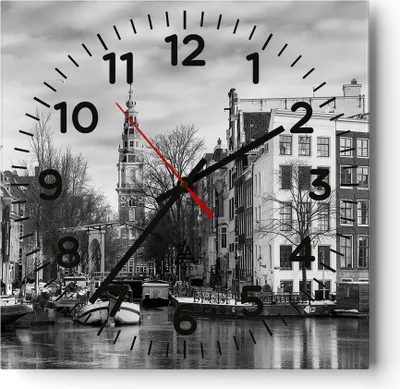 Produktbild von Wanduhr - Quadrat - Glasuhr - Schwarzweiß Amsterdam Boote - 30x30cm - Schleichendes Uhrwerk - Lautlos - zum Aufhängen bereit - Dekoration Modern - Wanddekoration aus Glas - C4AC30x30-4436
