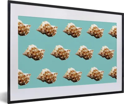 Produktbild von MuchoWow® MuchoWow® Gerahmtes Poster Muscheln - Muster - Grün 60x40 cm - Poster mit zchwarzem Bilderrahmen - Schlafzimmer - Plakat in Rahmen - Drucken