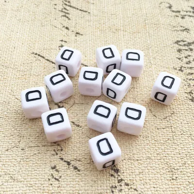 Produktbild von Buchstaben Perlen, 30 Stück, 6x6 mm, weiß mit schwarz, eckig, Buchstabe D