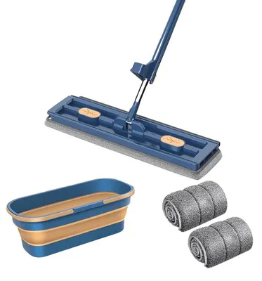 Blauer Flachwischer mit grauem Mikrofasertuch, blauem und orangefarbenem zusammenklappbarem Eimer und zwei aufgerollten grauen Wischtüchern