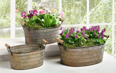 Produktbild von 3er Set Metallwannen mit Holzgriffen, Blumenkübel, Pflanzkasten, Blumenkasten, Pflanzkübel, Pflanzgefäß, Gartendeko für Draußen