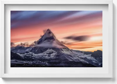 Produktbild von Einsamer Berg bei Sonnenuntergang– Wandbild mit Rahmen – Gerahmtes Bild  – Wanddekoration – 60x40 cm –  Schwarz Rahmen