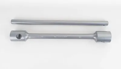 Zdjęcie produktu dla Klucz Do Kół Dwustronny 30/32mm, L=395mm Z Przetyczką