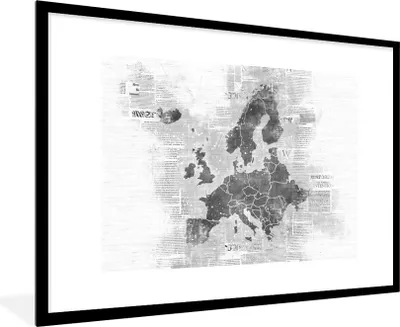 Produktbild von MuchoWow® Gerahmtes Poster Eurocard auf Zeitungspapier - schwarz und weiß 90x60 cm - Poster mit Schwarzem Bilderrahmen Wandposter Rahmen Foto Bilder - Wanddekoration - Fotos