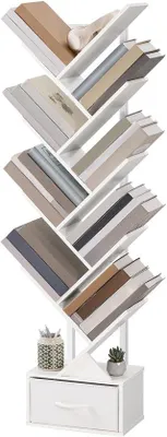 Productafbeelding van Uniqoos® Boekenkast in boomvorm, vrijstaand – 9 planken, wit, 21,5 x 38 x 142 cm, gemaakt van spaanplaat en metaal, met een stoffen lade, geschikt voor 20-30 boeken