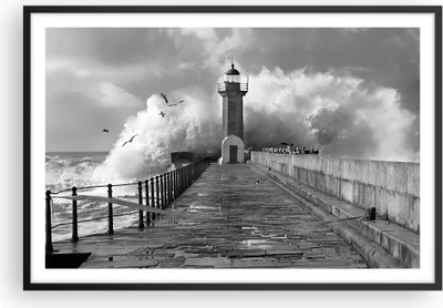 Produktbild von Gerahmtes Poster - Schwarzer Rahmen - Laterne Meer Portugal - 91,5x61 cm - Wand Bild - Wanddeko - Wandbilder - Kunstposter - Wandposter - Bilderrahmen - Bilder - Kunstdruck - P2BAA91x61-4913