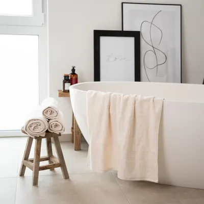 Produktbild von Home Deluxe - Handtuch Set - 4 tlg. SOFT - Beige - Material: 100% Baumwolle I Handtuch Badetuch Duschtuch Set Handtuchset, KI-generiertes Bild