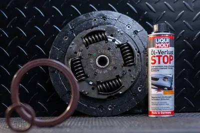 Produktbild von LIQUI MOLY 2x Öl-Verlust Stop 300ml, Motoröl Additiv für Diesel-/Benzin-Motoren