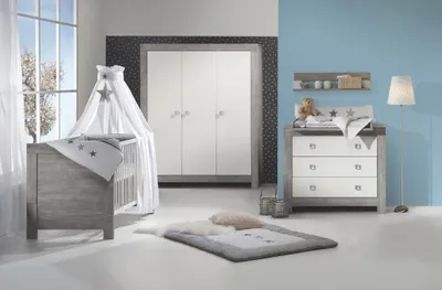 Produktbild von Schardt Kinderzimmer Nordic Driftwood mit 3-türigem Kleiderschrank, 3-teilig mit Kombi-Kinderbett 70x140 cm (inklusive Umbauseiten), Wickelkommode und Kleiderschrank