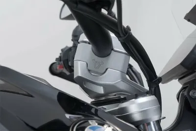 Image de Sw-motech 30 Mm Bmw R 1300 Gs 23 Réhausseur de guidon argent argent One Size