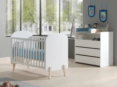 Produktbild von Vipack Babyzimmer Set Kiddy best. aus: Babybett 60 x 120 cm, Kommode und Wickelaufsatz, Ausf. MDF weiß lackiert