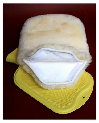 Produktbild von Kuschelset aus Lammfell - Wärmflasche mit Bezug