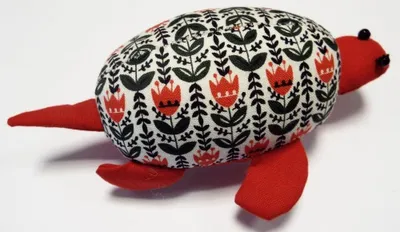 Productafbeelding van Speldenkussen Schildpad - Naai accessoire - Hobby naaien - Vrolijk ontwerp - 66 cm - Multi