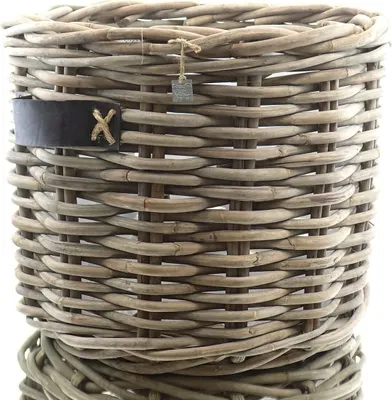 Produktbild von VAN DER LEEDEN Rattan Übertopf Grau konisch mit Folienauskleidung Ø 50 cm